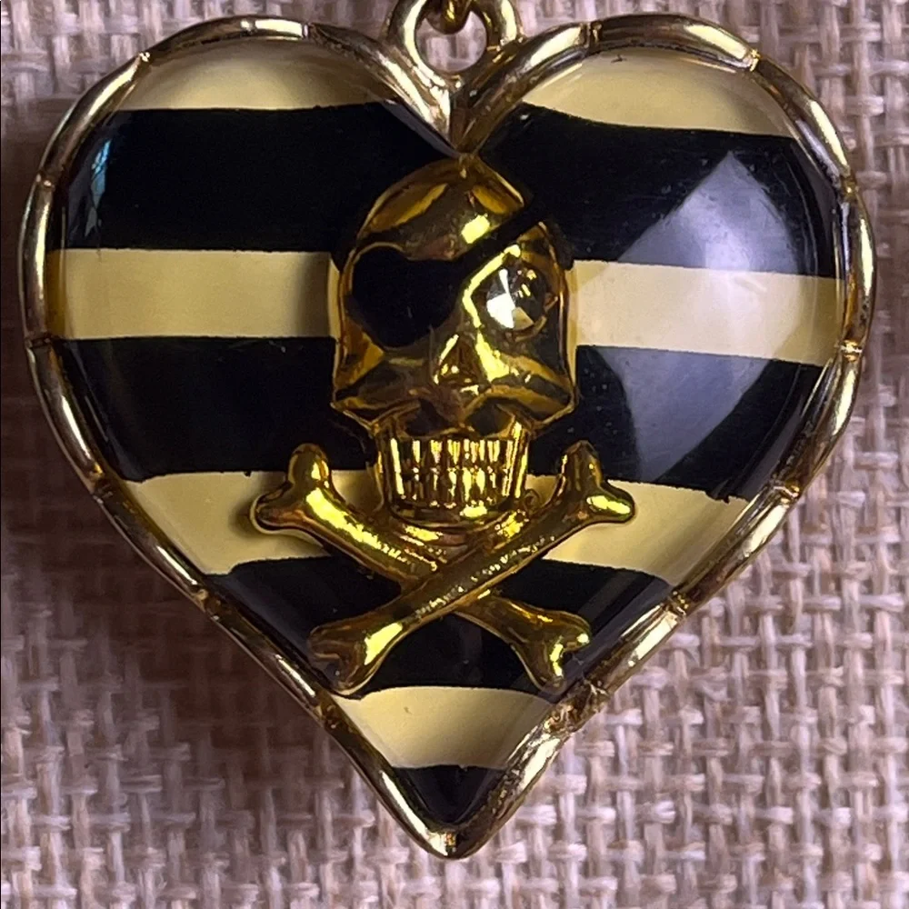 Betsey Johnson Pirate skull lucite charm necklace & Earrings vintage RARE
